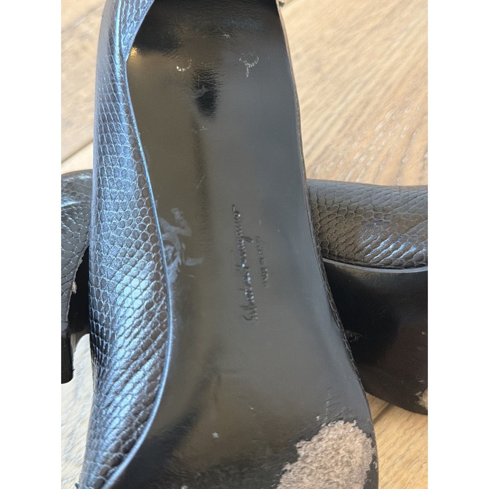 Salvatore Ferragamo Kitten Heel Pumps Women 9 Black Good Embossed Pointed Toe - Picture 7 of 9